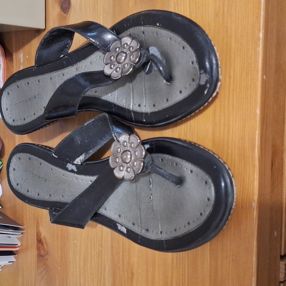 Sandles